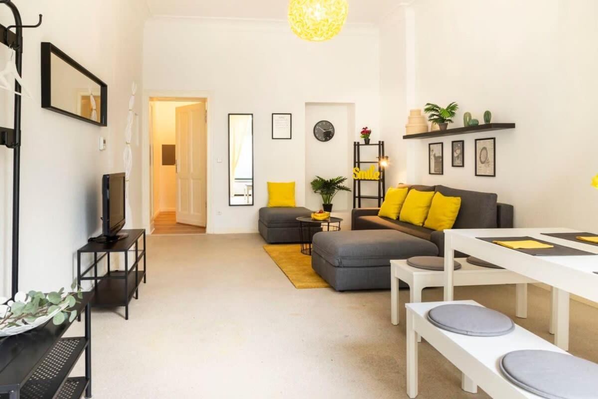 Modern 2 Bedroom Apartment In Berlin Schoeneberg Екстер'єр фото