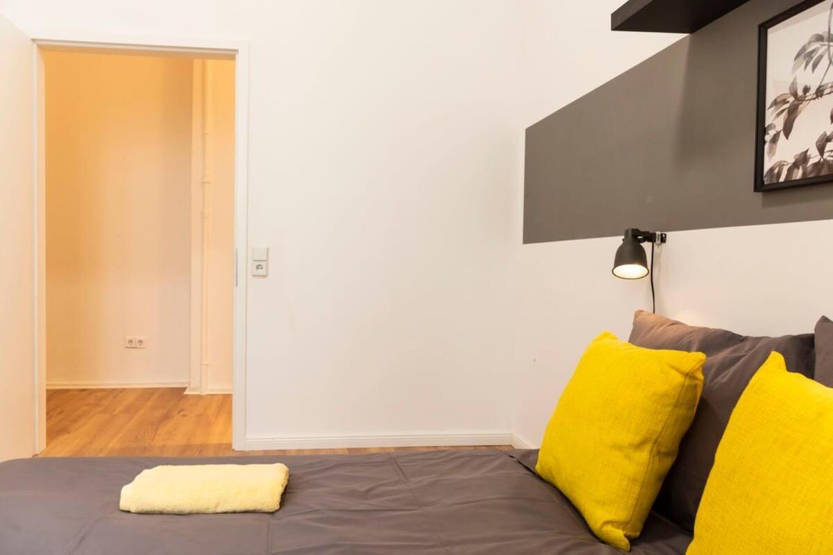 Modern 2 Bedroom Apartment In Berlin Schoeneberg Екстер'єр фото
