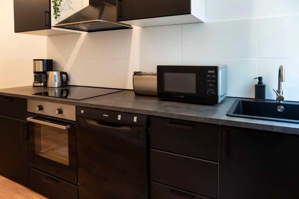 Modern 2 Bedroom Apartment In Berlin Schoeneberg Екстер'єр фото