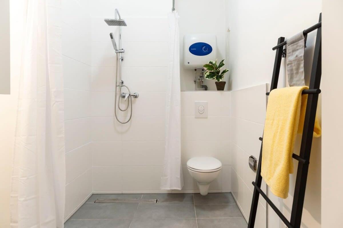 Modern 2 Bedroom Apartment In Berlin Schoeneberg Екстер'єр фото